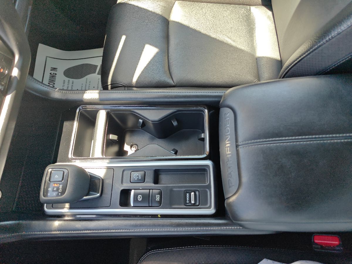 Vehicle image 34 of 35