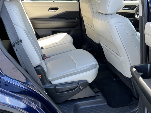 Vehicle image 26 of 31