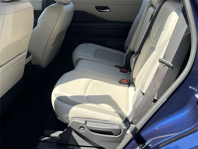 Vehicle image 22 of 31