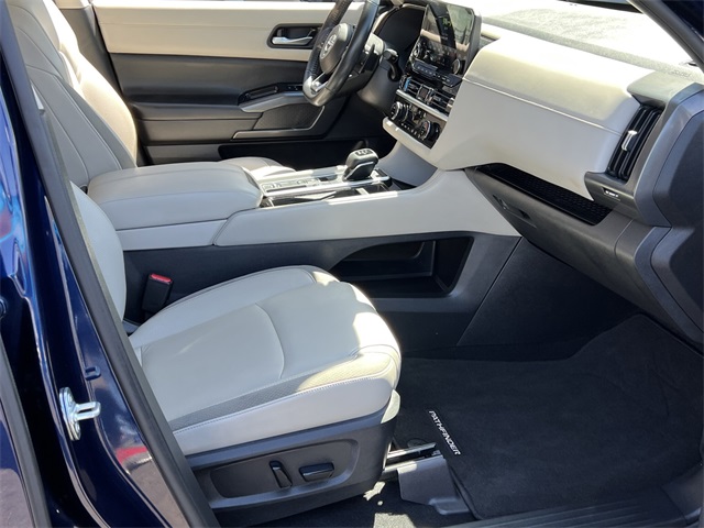 Vehicle image 27 of 31