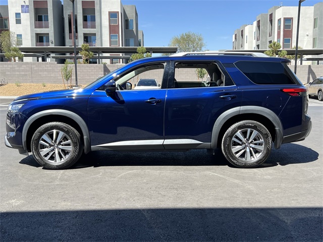 Vehicle image 8 of 31