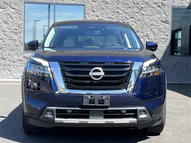 Vehicle image 2 of 31