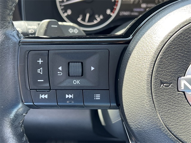 Vehicle image 13 of 31