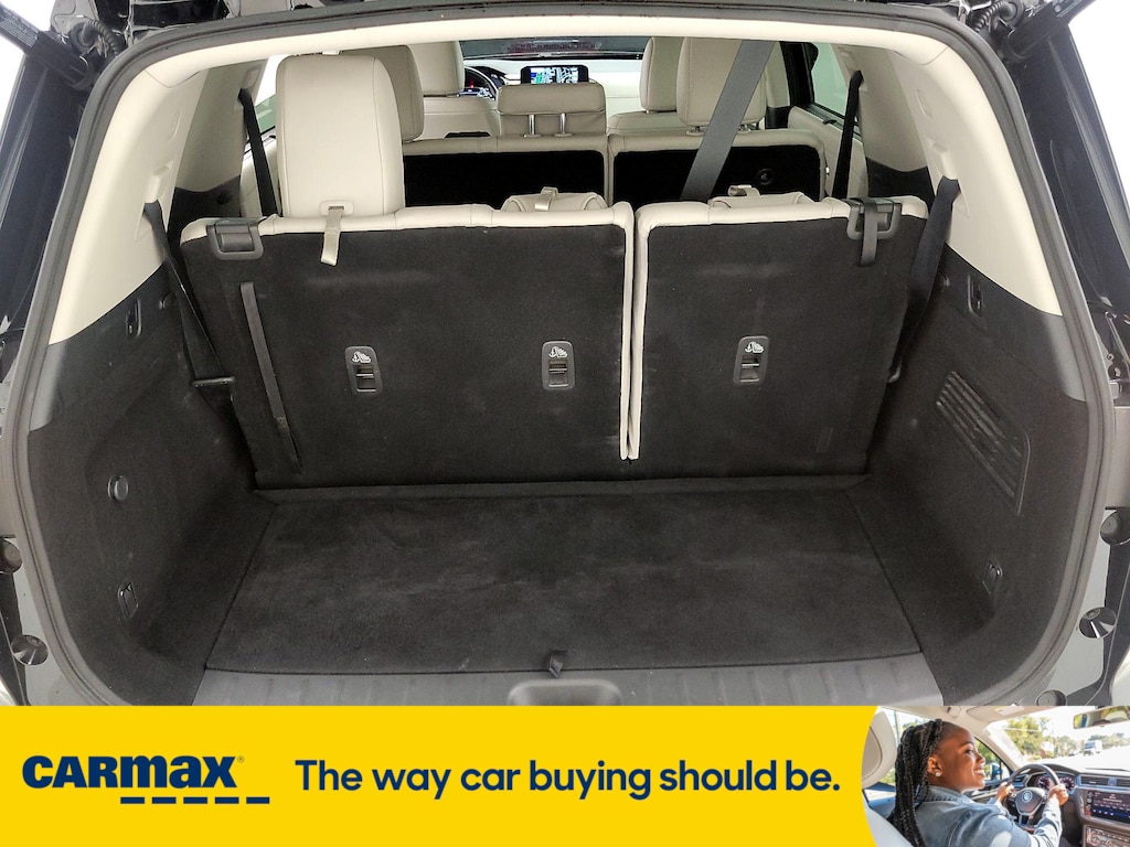 Vehicle image 11 of 30