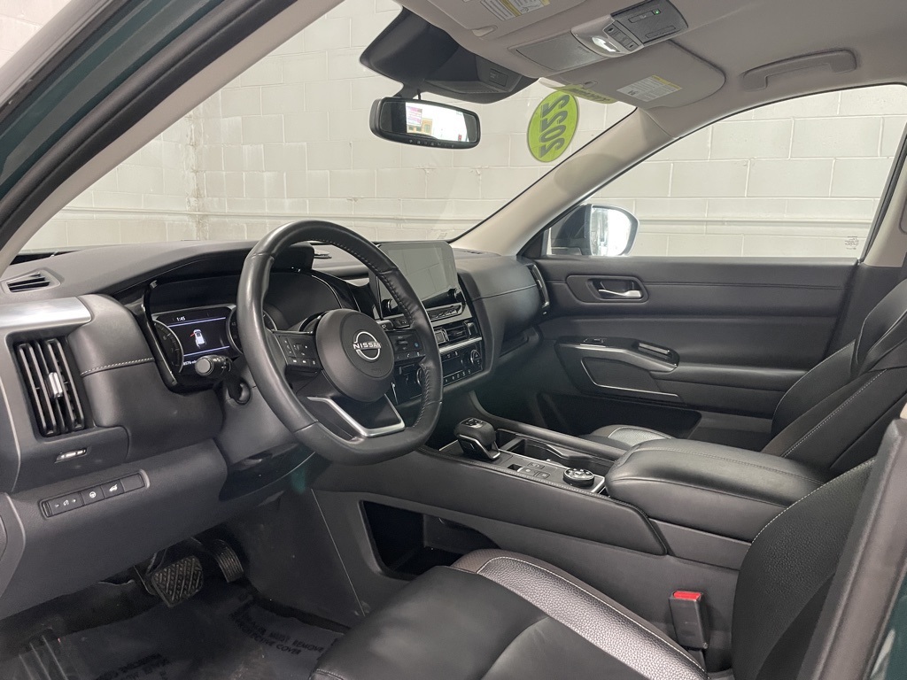 Vehicle image 22 of 39