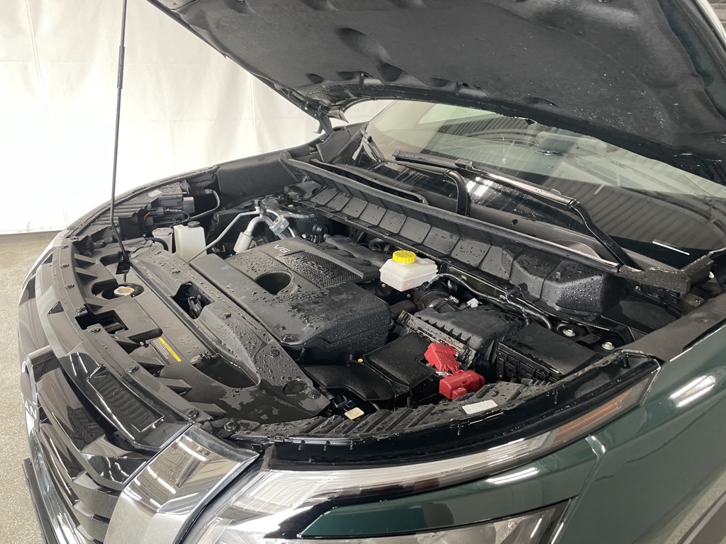 Vehicle image 10 of 39