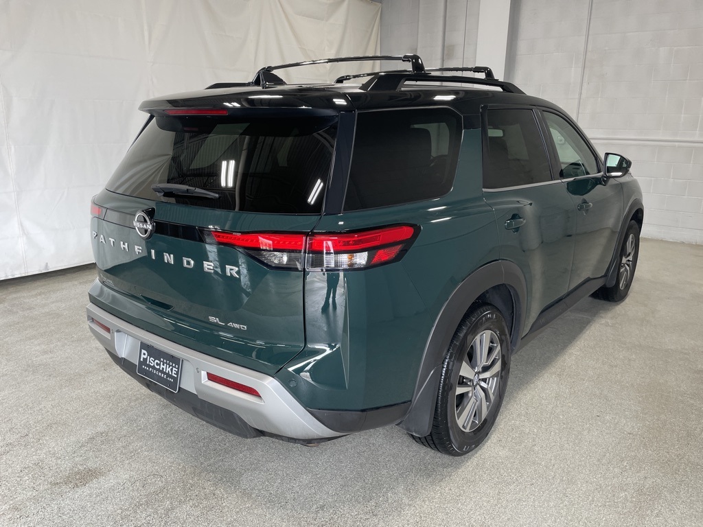 Vehicle image 4 of 39