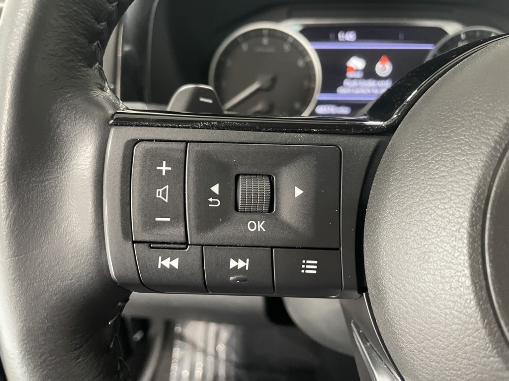 Vehicle image 28 of 39