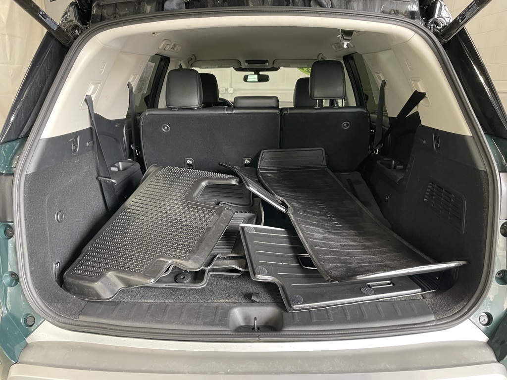 Vehicle image 14 of 39