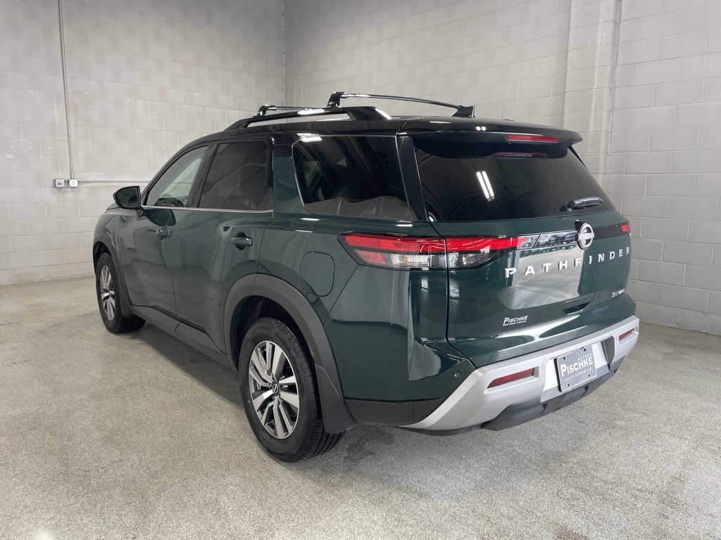Vehicle image 5 of 39