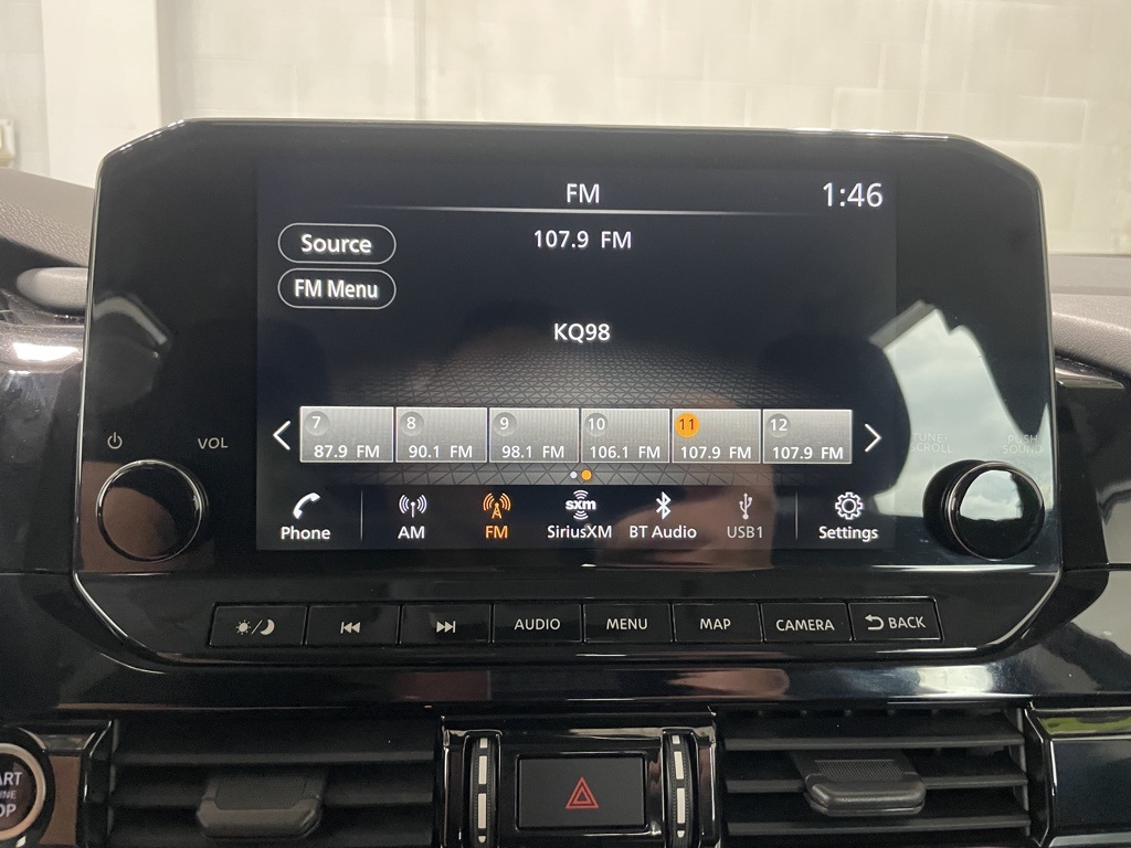 Vehicle image 32 of 39