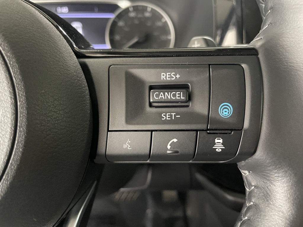 Vehicle image 27 of 39