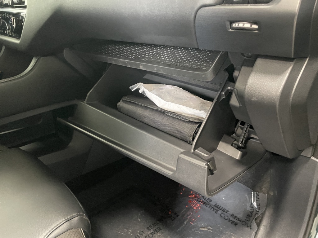 Vehicle image 21 of 39