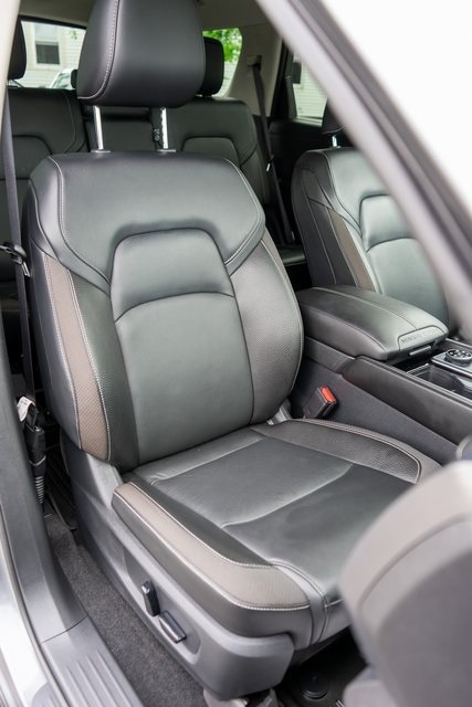 Vehicle image 11 of 35