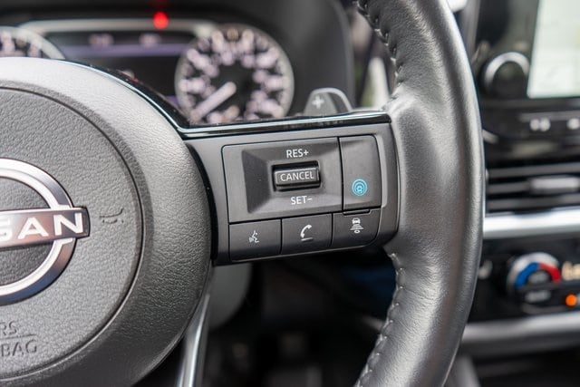 Vehicle image 15 of 35