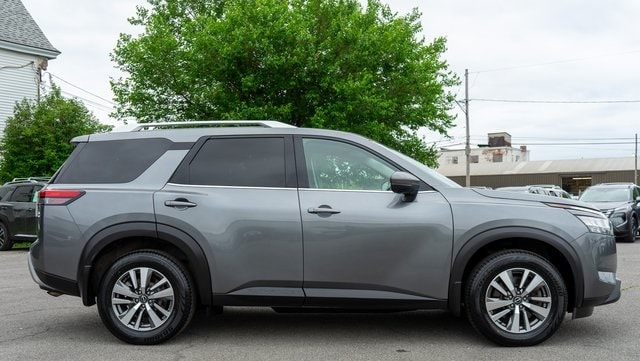 Vehicle image 5 of 35