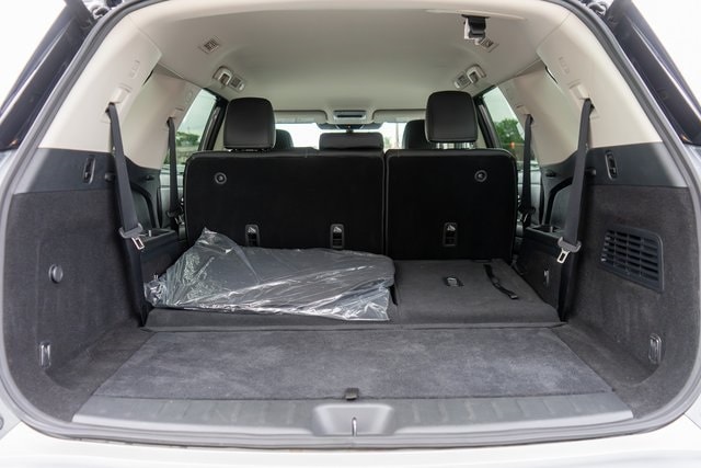 Vehicle image 10 of 35