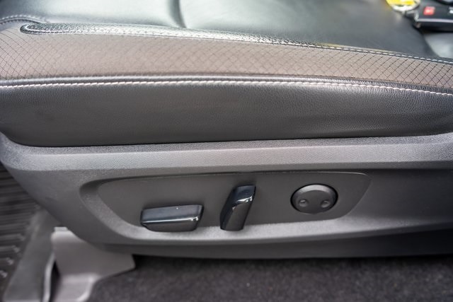 Vehicle image 34 of 35
