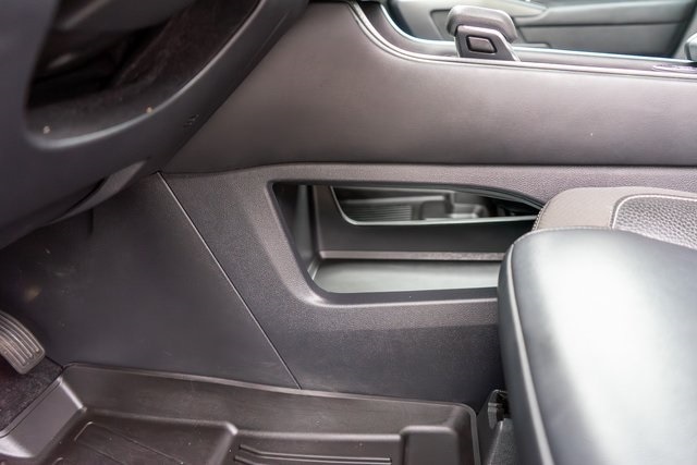 Vehicle image 21 of 35