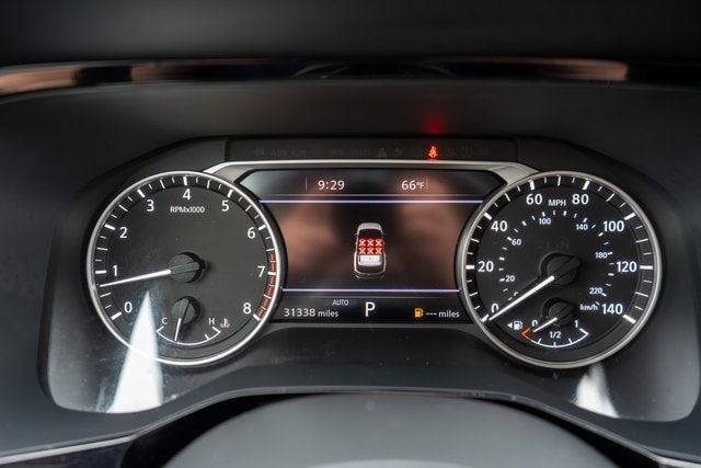 Vehicle image 17 of 35