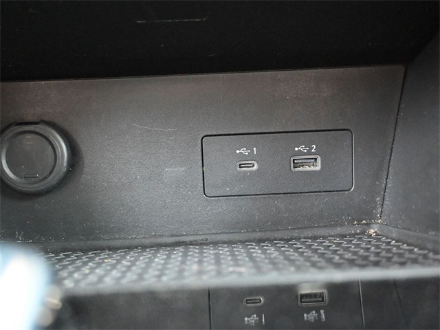 Vehicle image 37 of 69