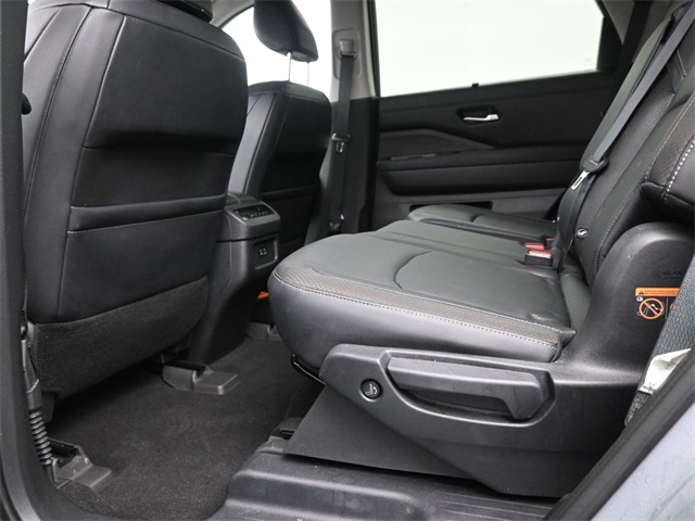 Vehicle image 40 of 69