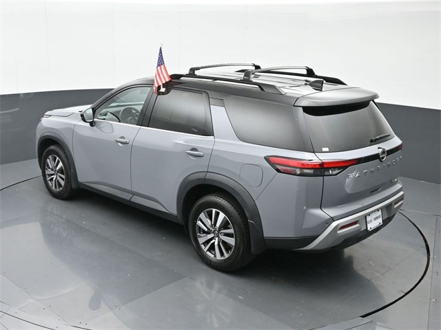 Vehicle image 27 of 69
