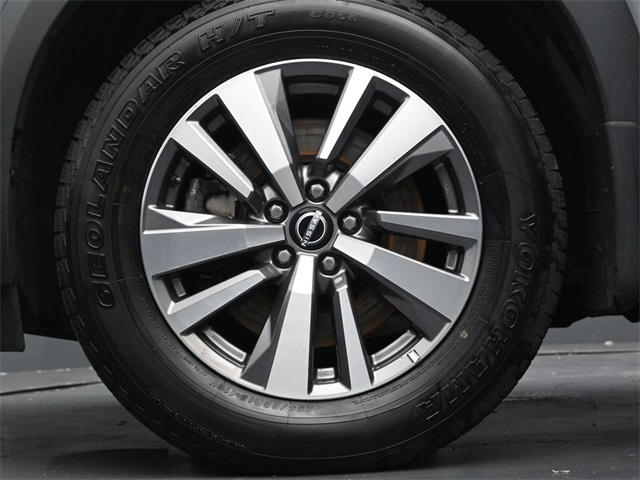 Vehicle image 34 of 69