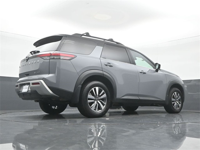 Vehicle image 19 of 69