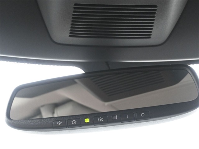 Vehicle image 65 of 69