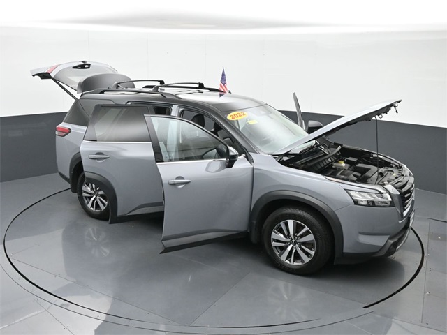 Vehicle image 42 of 69