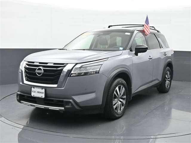 Vehicle image 3 of 69