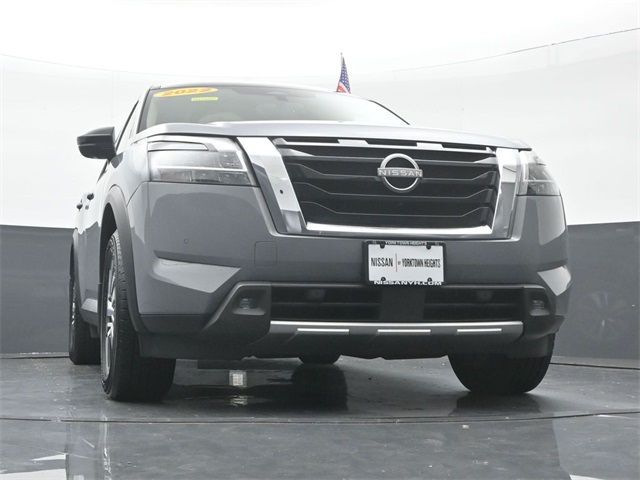 Vehicle image 9 of 69