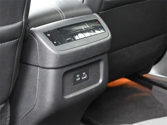 Vehicle image 54 of 69