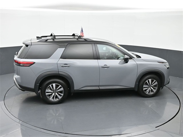 Vehicle image 15 of 69