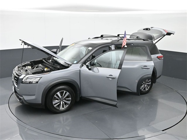 Vehicle image 7 of 69
