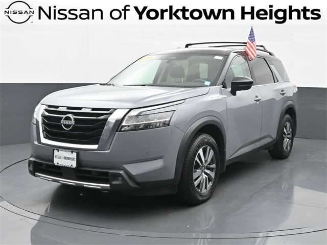 Vehicle image 4 of 69