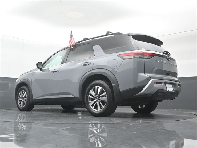 Vehicle image 30 of 69