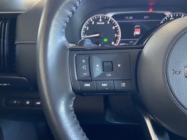 Vehicle image 17 of 31