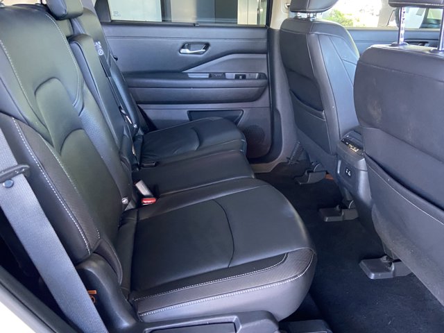 Vehicle image 27 of 31