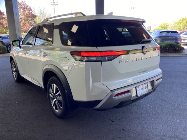 Vehicle image 9 of 31