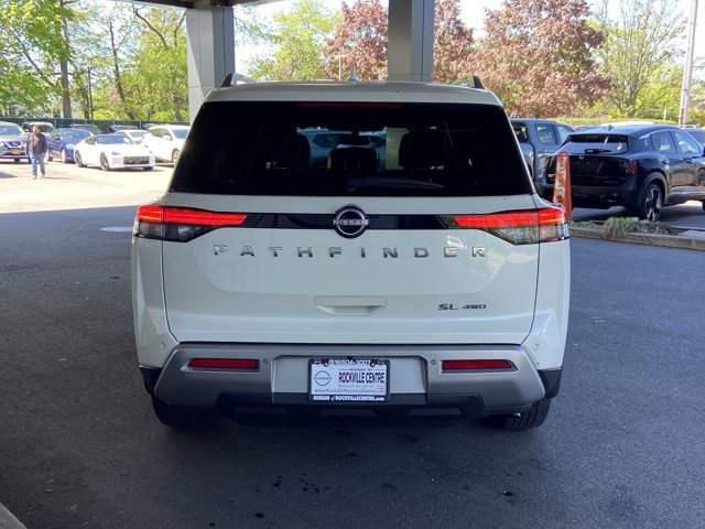 Vehicle image 7 of 31
