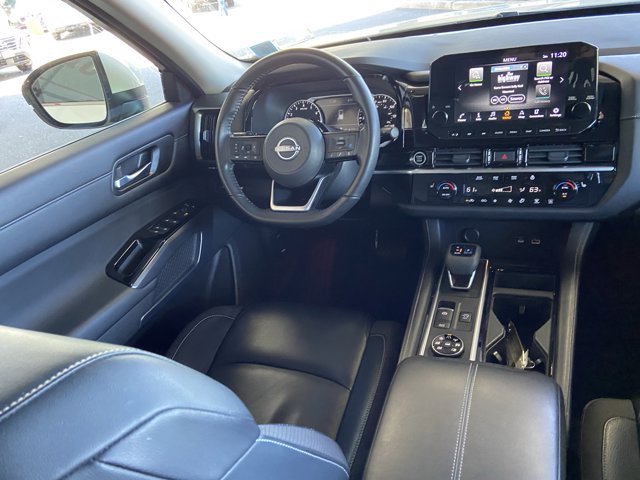 Vehicle image 14 of 31
