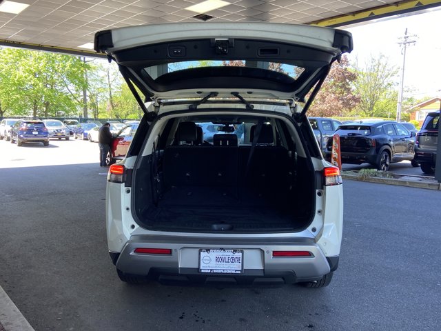Vehicle image 29 of 31