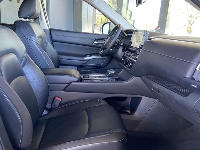 Vehicle image 26 of 31