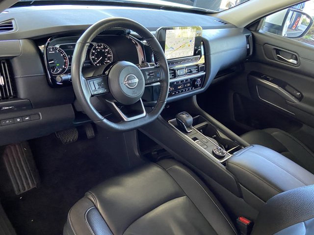Vehicle image 23 of 31