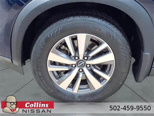 Vehicle image 9 of 28