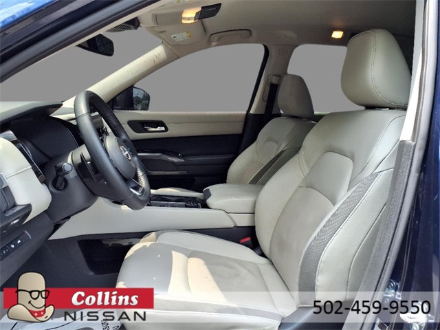 Vehicle image 13 of 28