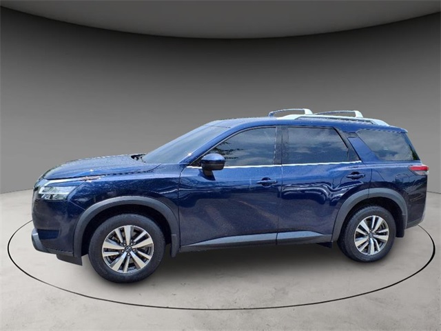 Vehicle image 2 of 28