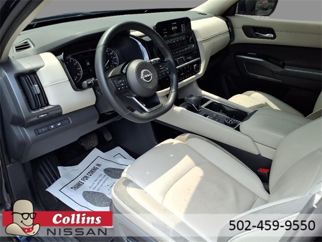 Vehicle image 18 of 28
